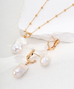 Silver pearl zircon necklace (1)